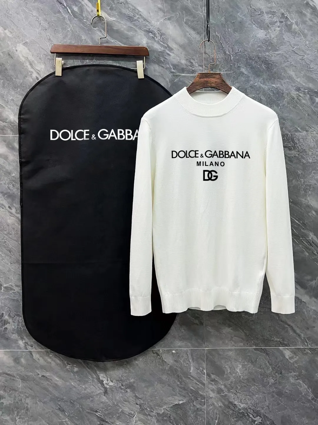 DG 3 Same Style LOGO Premium Series Premium Factory Quality 、 、 ： Black White Sizes：M L XL 2XL 3XL